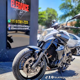 Moto diante da identificação da Elegance